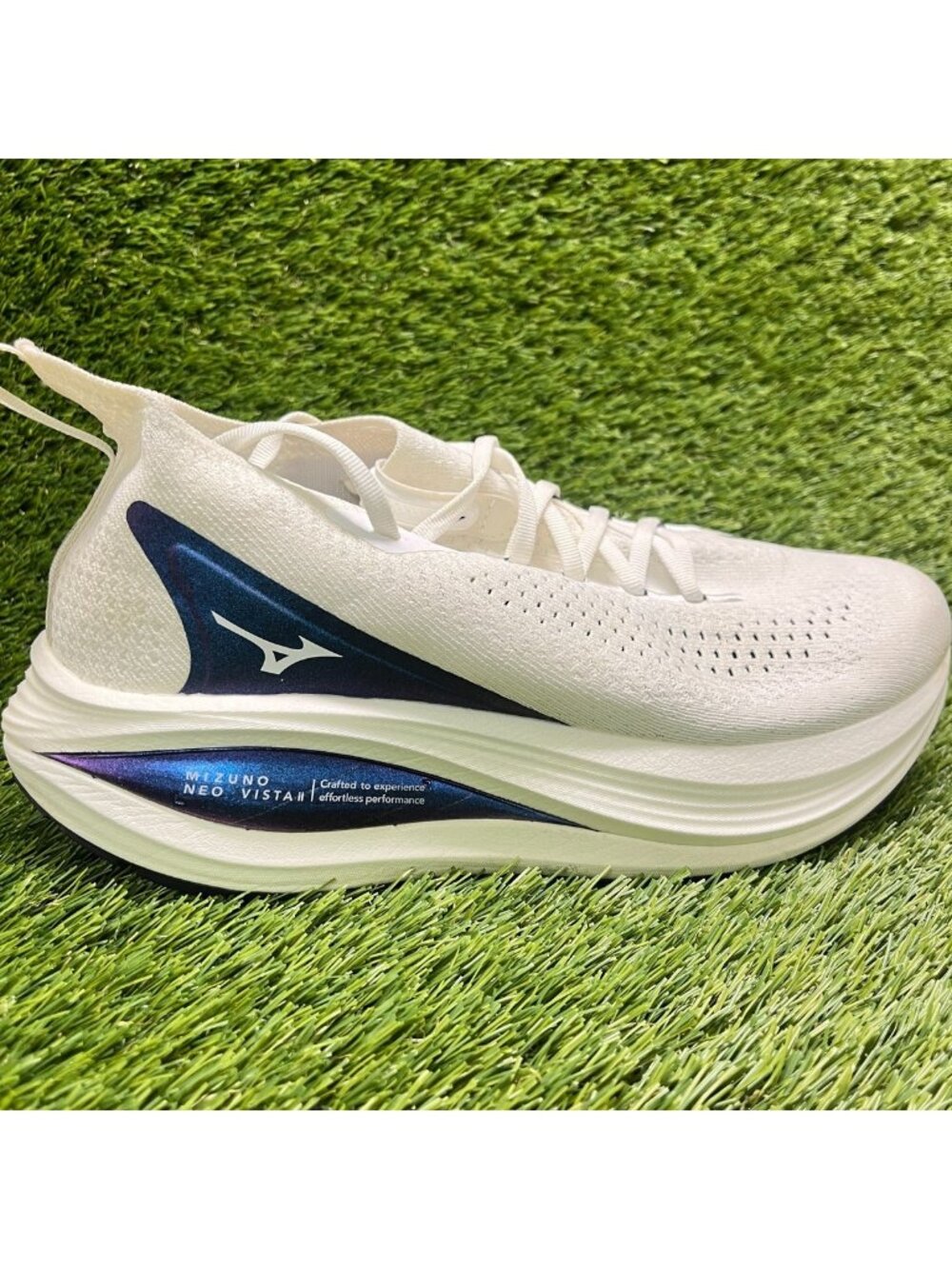 Mizuno Neo Vista 2 Mens Size 9 White Athletic Running Walking Shoes Sneakers